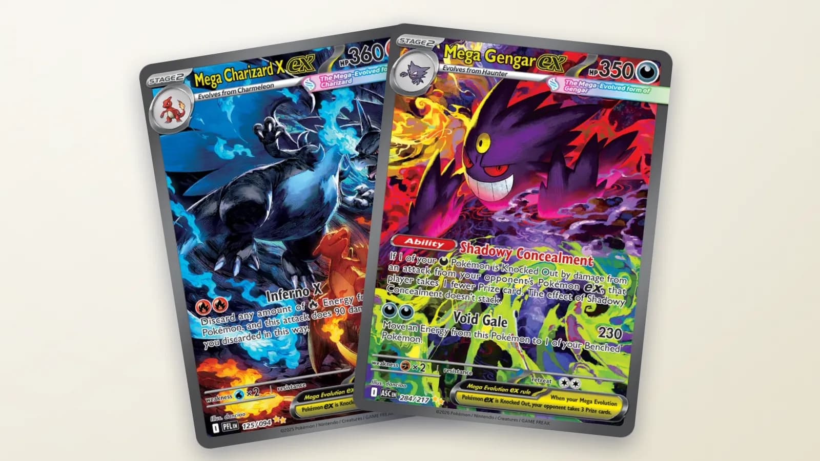 Due carte in ventaglio su un fondo di carta chiara, con la loro ombra: Mega Charizard X ex, con le fiamme azzurre, e Mega Gengar ex, viola scuro.